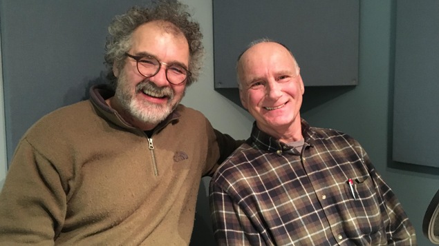 Mario Bonneau, sculpteur sur neige et Alain Bérubé, responsable d'Images de glace.