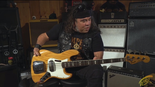 Martin Deschamps avec une basse