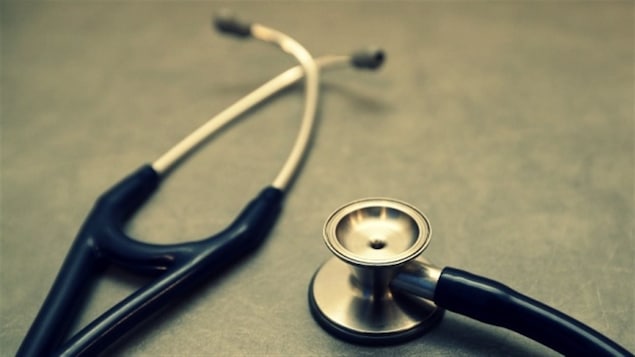 Un stéthoscope de médecin.