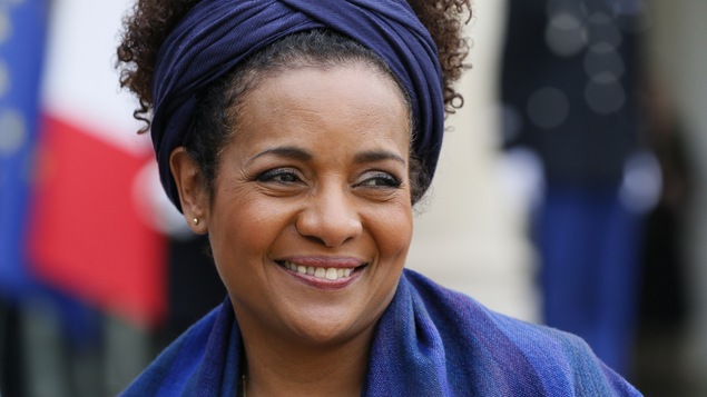 La secrétaire générale de l'Organisation internationale de la Francophonie (OIF), Michaëlle Jean, devant l'Élysée le 18 février 2015