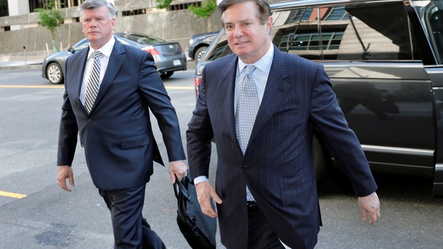 L'ancien directeur de campagne du président Trump, Paul Manafort, arrive au palais de justice de Washington