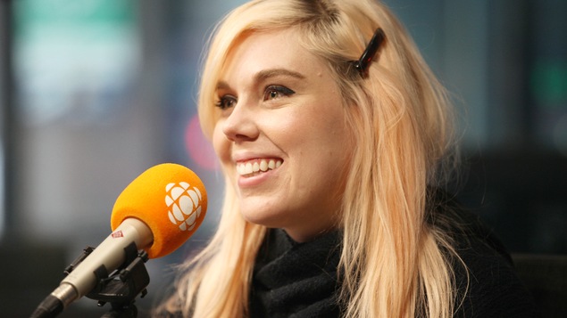 Stéphanie Harvey au micro de l'émission Première heure de Québec.