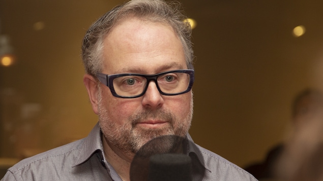 Alexandre Taillefer au studio 18 de Radio-Canada, à Montréal, le 22 octobre 2018.