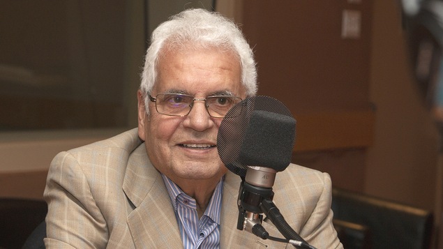 Alfonso Gagliano répond aux questions de Stéphan Bureau aus studio 18 de Radio-Canada, à Montréal, le 20 août 2018.