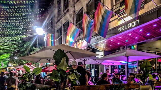 Devanture du Saloon Bistro Bar, à Montréal.