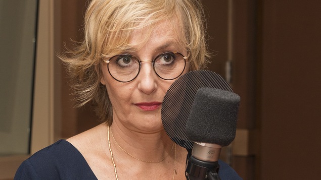 Marielle Barbe au micro de Stéphan Bureau
