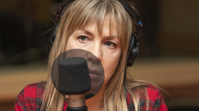 Céline Bonnier au micro de Catherine Perrin.