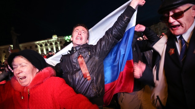 Rassemblement prorusse à Simferopol, lors du référendum du 16 mars 2014.