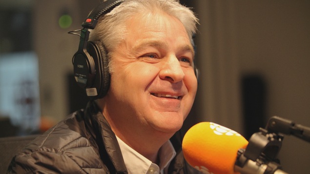 Daniel Gélinas au micro de Marie Grégoire
