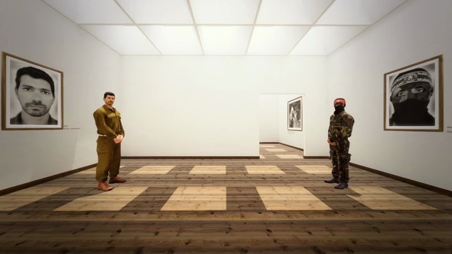 Deux personnages virtuels placés de chaque côté d'une pièce vide regardent la caméra dans un aperçu de l'exposition virtuelle <i>Ennemi</i>.