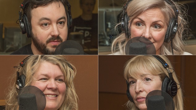 Matthieu Gratton, Véronique Cloutier, Guylaine Guay et Nathalie Poirier au micro de Catherine Perrin.