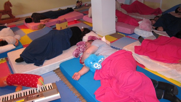 L'heure de la sieste à la garderie pour adultes iChild.ca