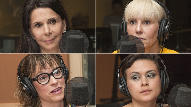 Tina Karr, Pénélope McQuade, Martine Delvaux et Lolitta Dandoy au micro de Catherine Perrin.