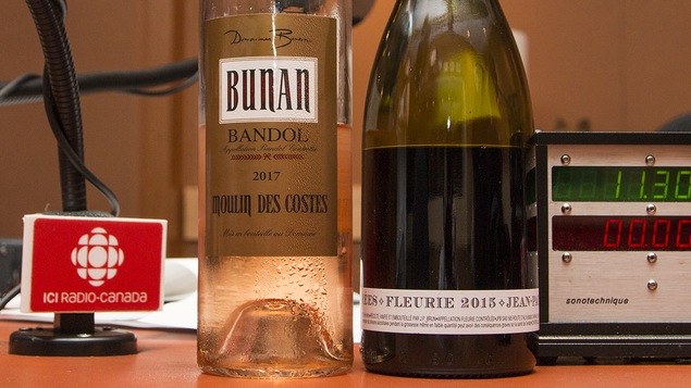 Gros plan sur les bouteilles sélectionnées par la Master Sommelier Élyse Lambert.