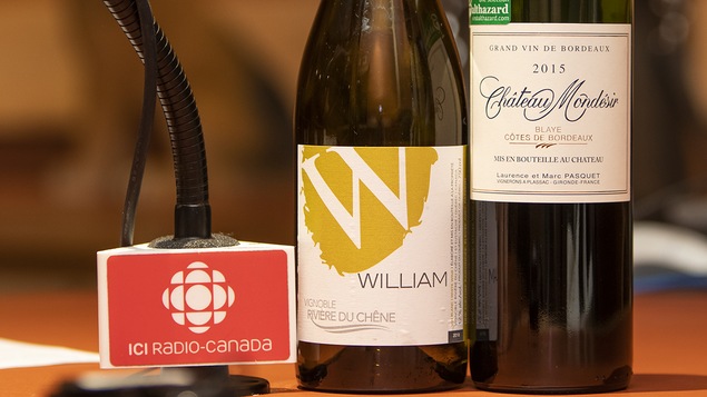 Gros plan sur les bouteilles sélectionnées par la Master Sommelier Élyse Lambert.