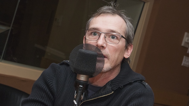 Louis Bélanger au micro de Catherine Perrin