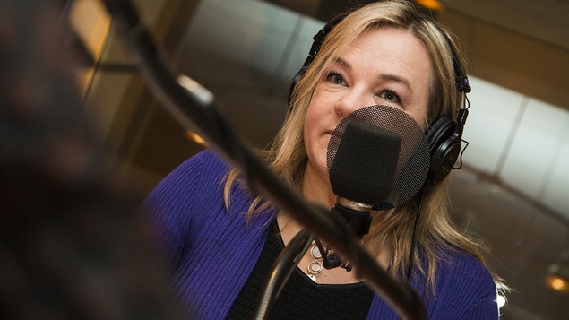 Marcia Pilote au micro de Catherine Perrin