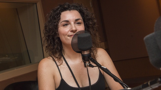 Marilyse Hamelin au micro de Catherine Perrin
