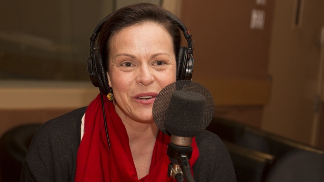 Maude Guérin répond aux questions de Catherine Perrin au studio 18 de Radio-Canada, à Montréal, le 19 mars 2018.