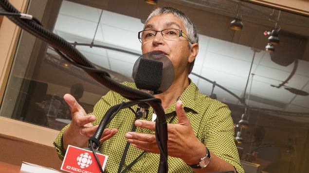 Pauline Gagnon au micro de Catherine Perrin