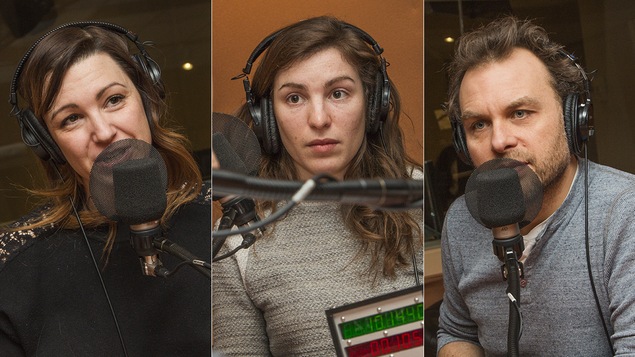 Geneviève Pettersen, Alix Dufresne et Patrice Dubois au micro de Catherine Perrin