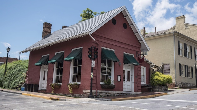 Façade du restaurant The Red Hen à Lexington, en Virginie.