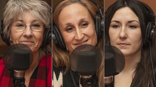 Judi Richards, Sarah-Émilie Deschamps et Karine Deschamps au micro de Catherine Perrin.