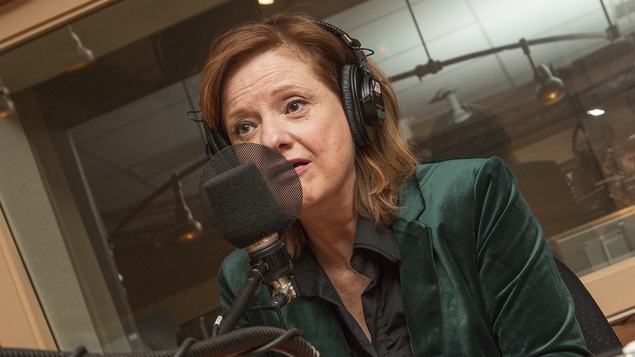 Suzanne Coupal au micro de Catherine Perrin