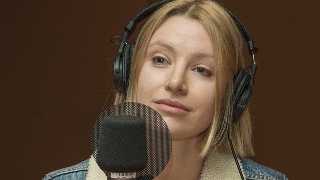Camille Teste au micro de Catherine Perrin.