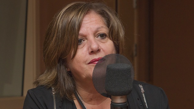 Sylvie Vachon au micro de Catherine Perrin.