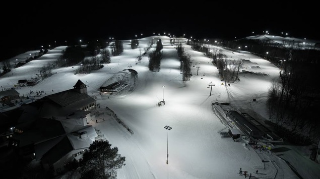 Le temps froid des dernières semaines a causé une baisse d'achalandage au Mont St-Louis Moonstone.