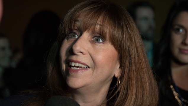 Nathalie Roy répond à une question d'un journaliste.