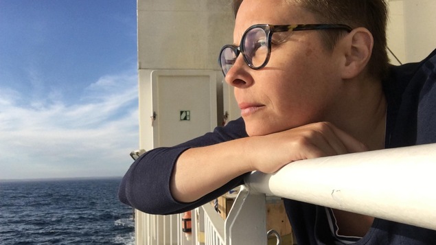 Noémie Pomerleau-Cloutier, poétesse, sur le bateau le Bella Desgagnés