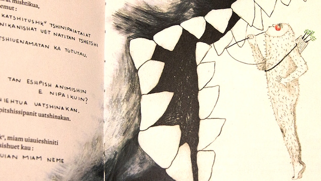 Textes en innu et dessin de Camille Campeau montrant le petit des grands chasseurs.