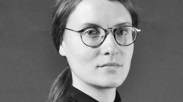 Portrait en noir et blanc de Solène Paré.