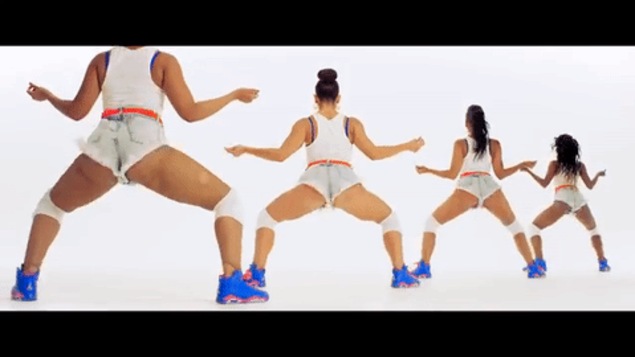 Dans cet extrait du clip Anaconda de Nicki Minaj, des danseuses «twerkent».