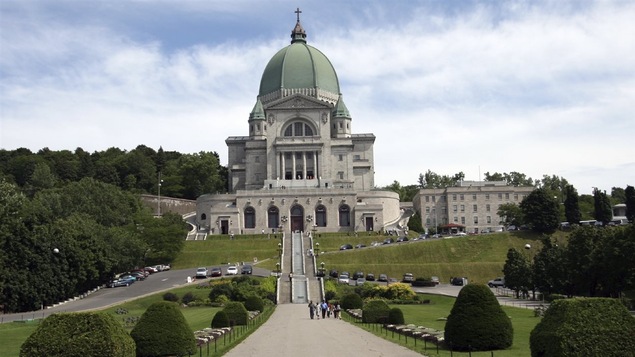 L'Oratoire Saint-Joseph domine le flanc nord-ouest du Mont-Royal.