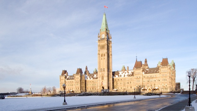 Le Parlement et la Tour de la paix, Ottawa, en hiver