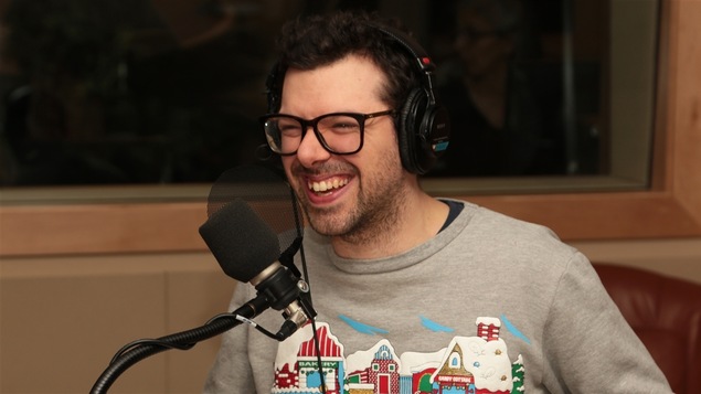 Simon Boulerice à l'enregistrement de l'émission Plus on est de fous, plus on lit!