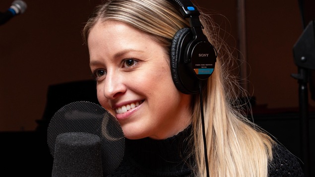 La blonde comédienne sourit à l'animatrice.