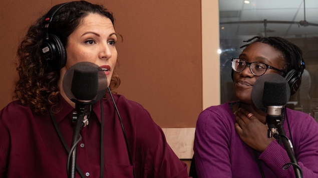 Portrait des deux femmes au micro de l'émission.