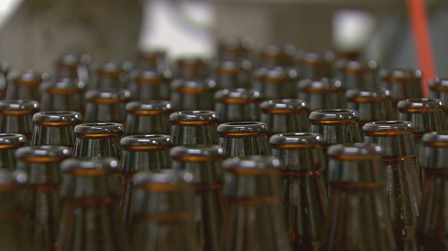 Des bouteilles de bière.