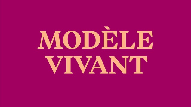 Les mots Modèle vivant écrits sur fond mauve.