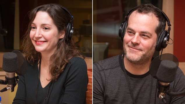 Un montage de deux photos de Sandra Rodriguez et de Louis-Richard Tremblay, photographiés dans le studio de l'émission La sphère.