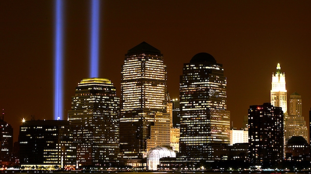 Deux colonnes de lumière érigées en mémoire des victimes du 11 septembre