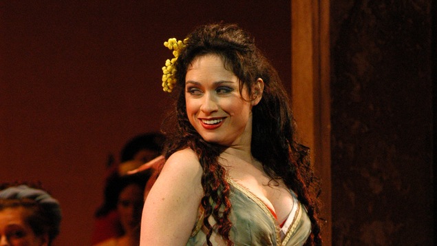 La mezzo-soprano Rinat Shaham dans le rôle de Carmen