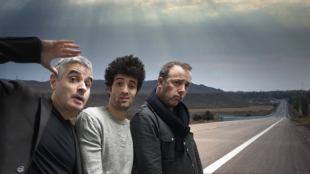 Patrice Coquereau, Alex Fredo et Pierre Brassard, devant une route de campagne