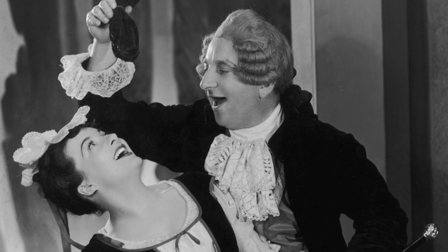 Rose Hill dans le rôle de Despina et Owen Brannigan dans le rôle de Don Alfonso