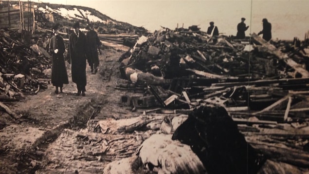 Photo exposée au Musée maritime de l'Atlantique montrant l'étendue des dégâts après l'explosion