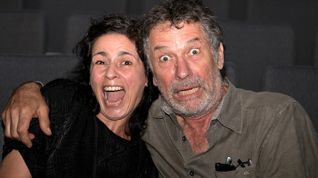 Helen Faradji et Robert Morin font mine d'être terrifiés